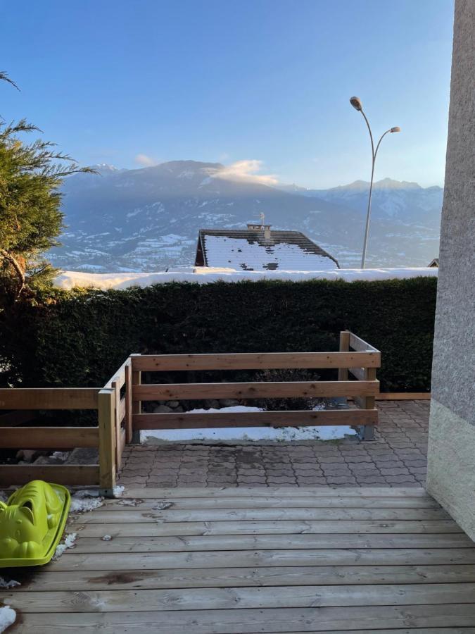 Embrun - Appartement 4/6 Personnes Avec Exterieurs ภายนอก รูปภาพ