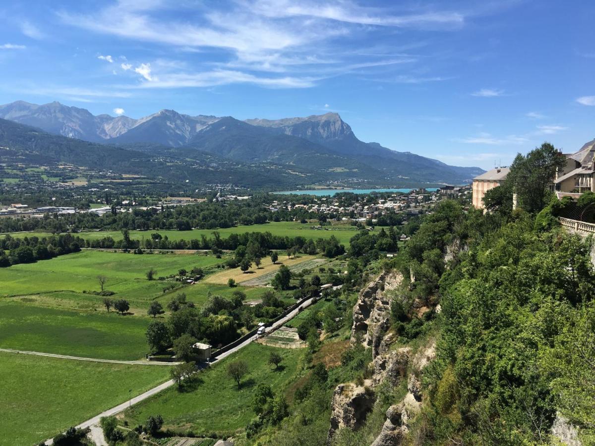 Embrun - Appartement 4/6 Personnes Avec Exterieurs ภายนอก รูปภาพ