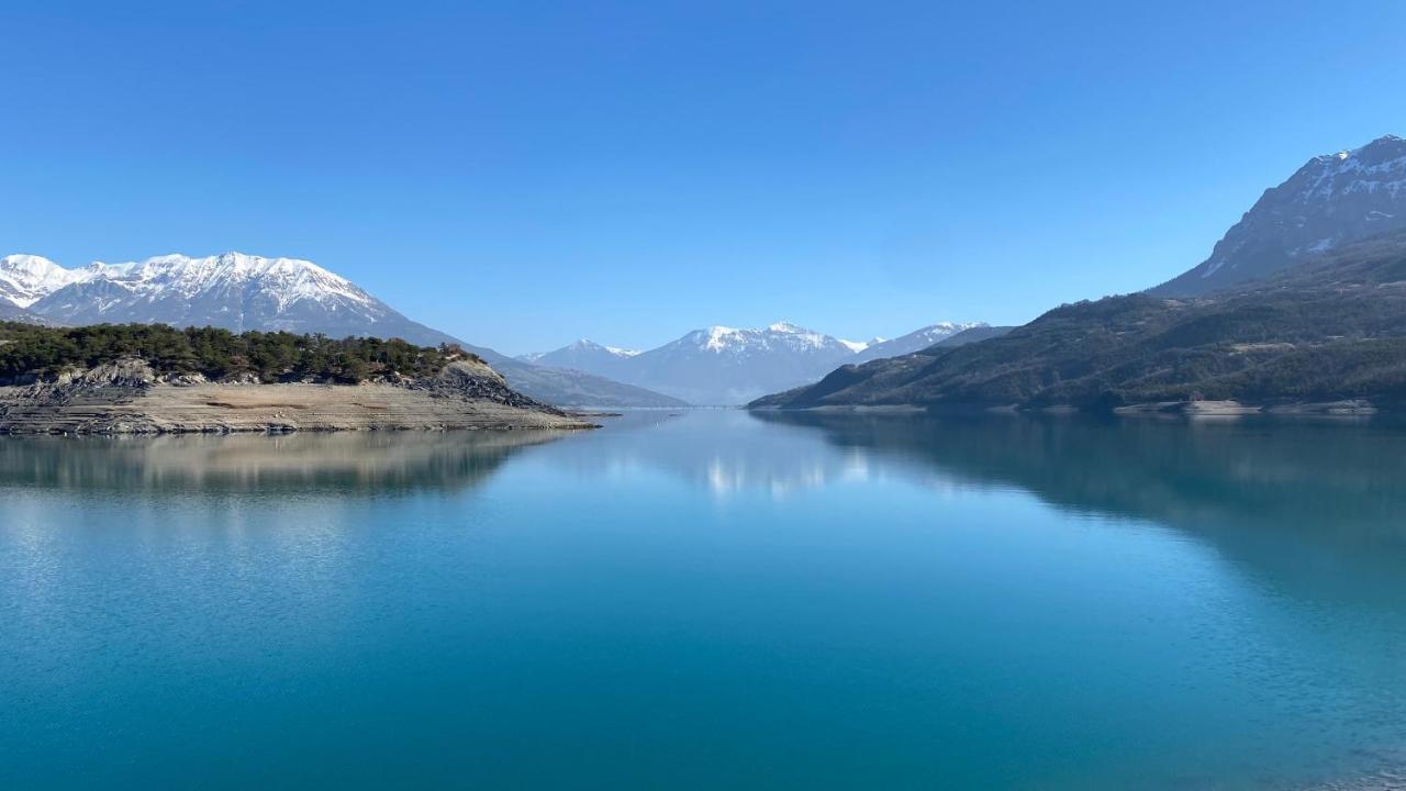 Embrun - Appartement 4/6 Personnes Avec Exterieurs ภายนอก รูปภาพ