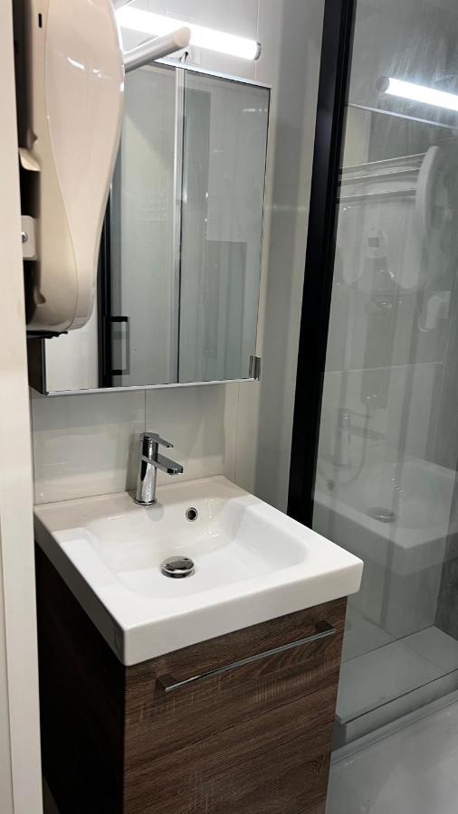 Embrun - Appartement 4/6 Personnes Avec Exterieurs ภายนอก รูปภาพ